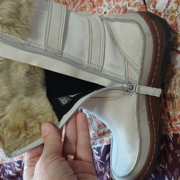 Women's Warm Boots - Picture 3 of 6